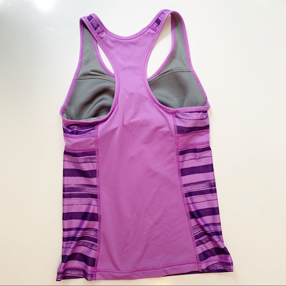 Nike Dri-Fit Built-in- Bra Performance Tank Small - Picture 7 of 8